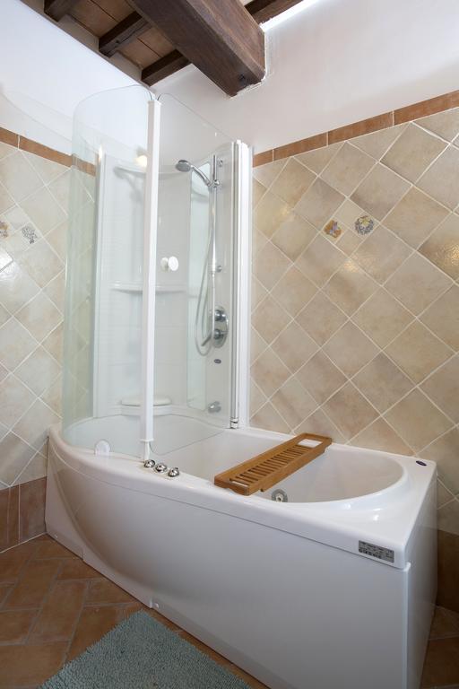 Вилла Casa Sandro A Podere Pascianella Кастельмуцио Номер фото