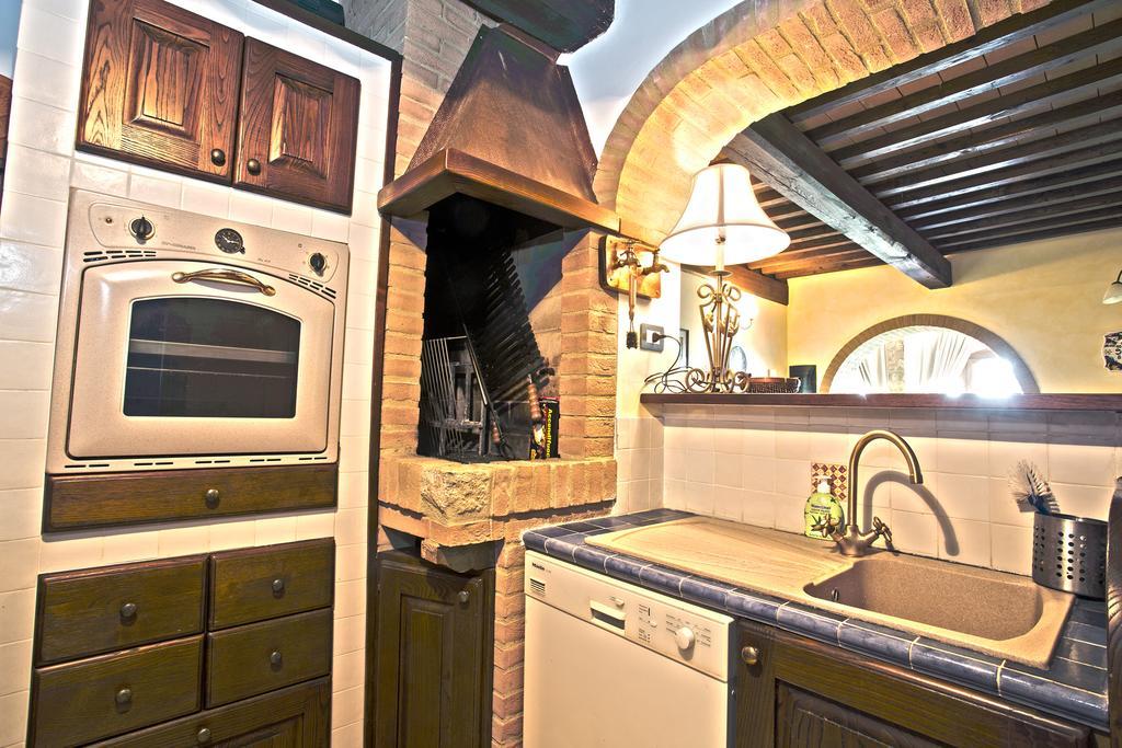 Вилла Casa Sandro A Podere Pascianella Кастельмуцио Номер фото