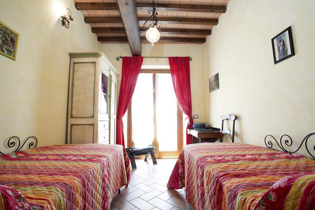 Вилла Casa Sandro A Podere Pascianella Кастельмуцио Номер фото