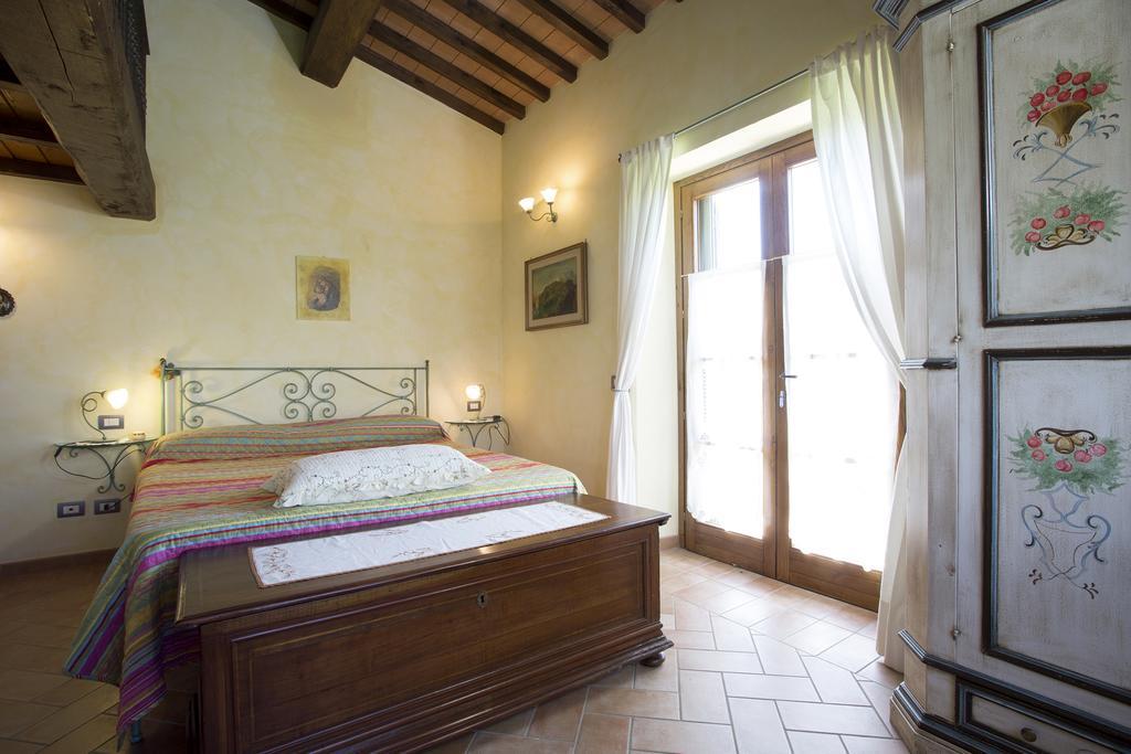 Вилла Casa Sandro A Podere Pascianella Кастельмуцио Номер фото